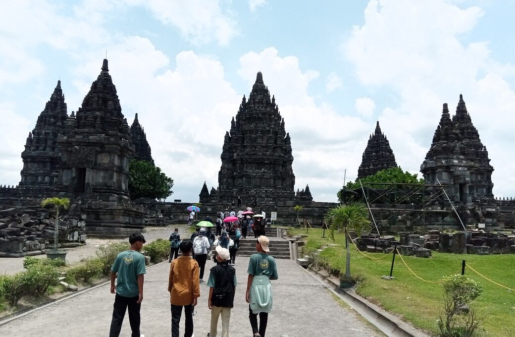 Komplek Wisata Candi Prambanan, Cermin Toleransi Beragama - Duta Damai ...